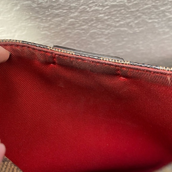 Louis Vuitton Crossbody - Picture 6 of 15